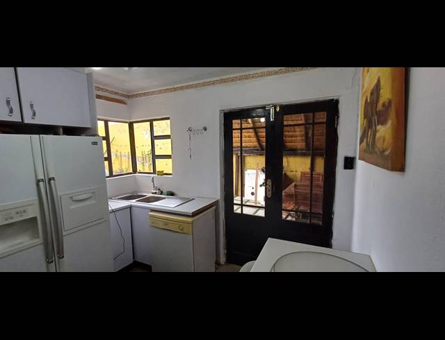 4 BEDROOM HOUSE FOR SALE IN PALM SPRINGS